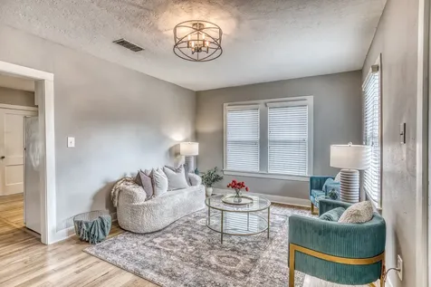 408 N Hunt Street Bellville TX 77418