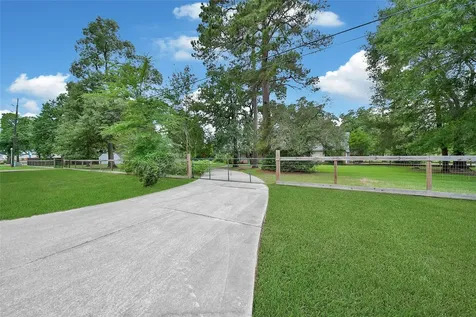 30731 N Cripple Creek Drive Magnolia TX 77354