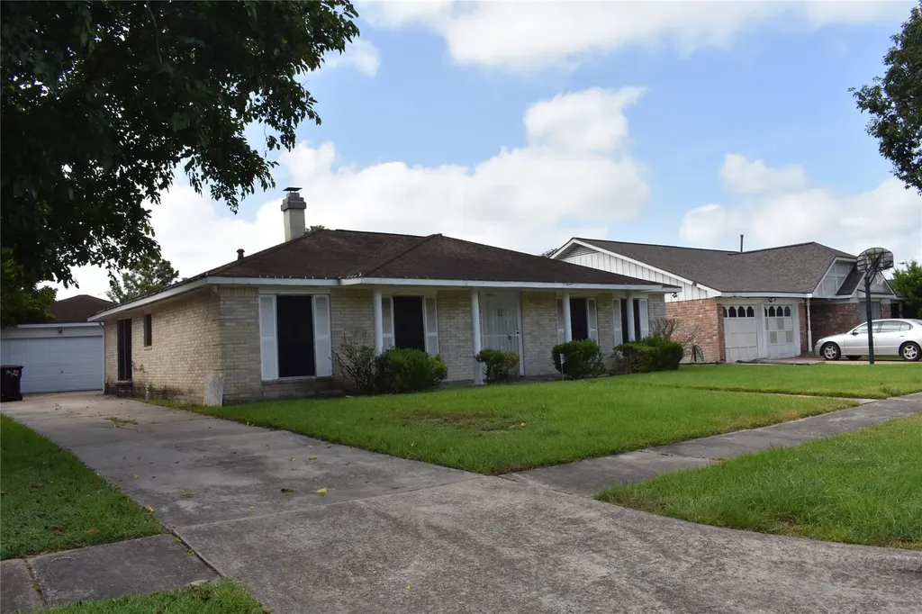 10427 Huntington Wood Drive Houston TX 77099
