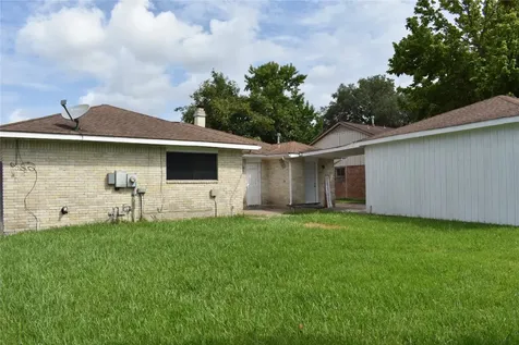 10427 Huntington Wood Drive Houston TX 77099