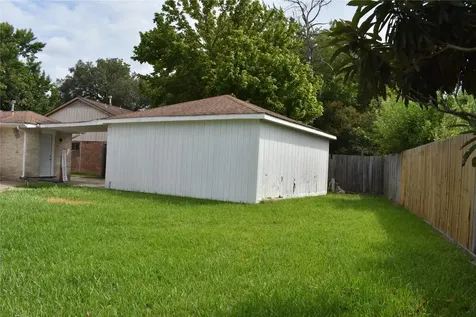 10427 Huntington Wood Drive Houston TX 77099