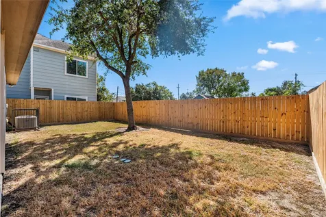 5212 New Orleans Street Houston TX 77020