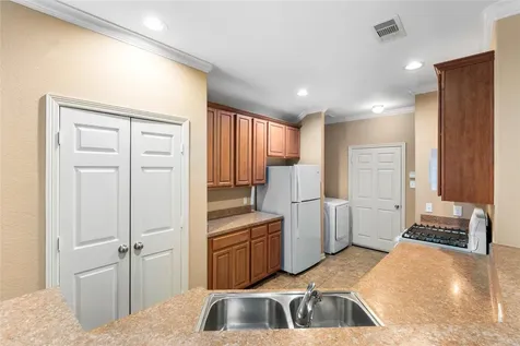 5212 New Orleans Street Houston TX 77020