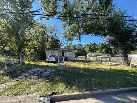915 Martin Luther King Drive Livingston TX 77351