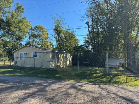 915 Martin Luther King Drive Livingston TX 77351