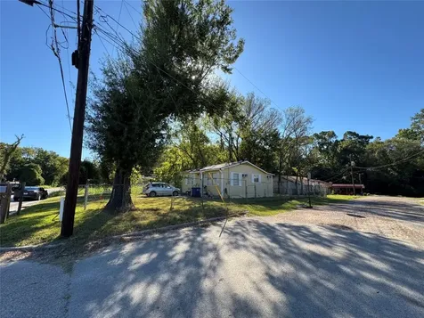 915 Martin Luther King Drive Livingston TX 77351