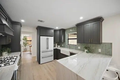 4813 Hummingbird Street Houston TX 77035