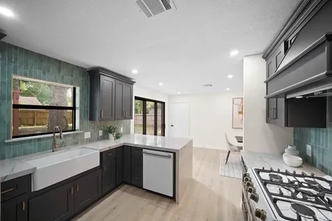 4813 Hummingbird Street Houston TX 77035