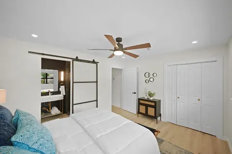 4813 Hummingbird Street Houston TX 77035