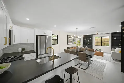 4813 Hummingbird Street Houston TX 77035