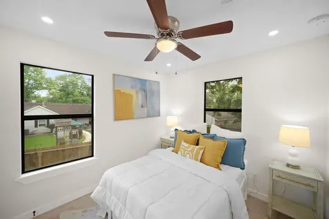 4813 Hummingbird Street Houston TX 77035