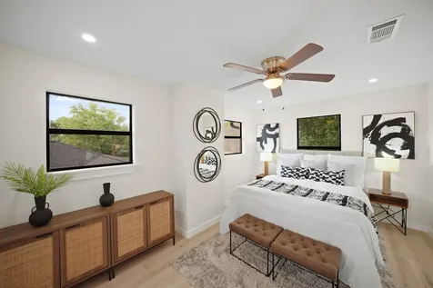 4813 Hummingbird Street Houston TX 77035
