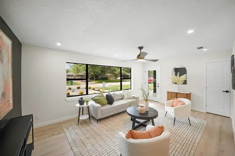 4813 Hummingbird Street Houston TX 77035