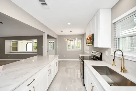 16222 Forest Bend Avenue Friendswood TX 77546