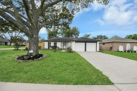 16222 Forest Bend Avenue Friendswood TX 77546