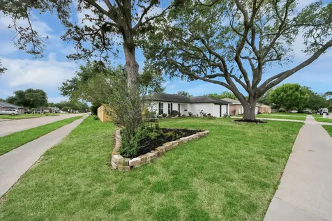 16222 Forest Bend Avenue Friendswood TX 77546