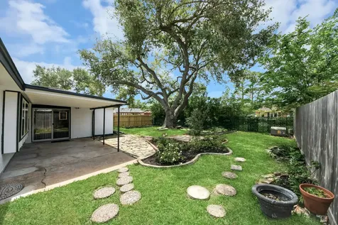 16222 Forest Bend Avenue Friendswood TX 77546