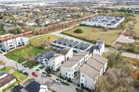 4032 Buck Street A Houston TX 77020