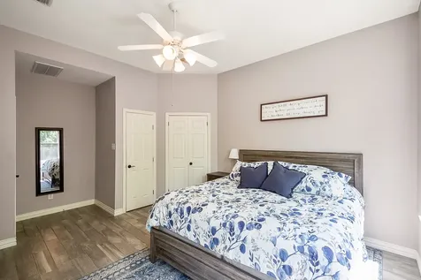 11302 N Creekwood Hills Lane Houston TX 77070
