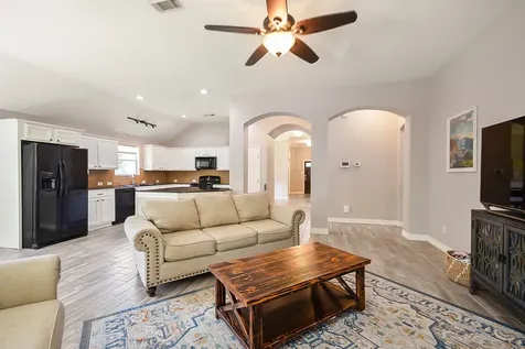 11302 N Creekwood Hills Lane Houston TX 77070