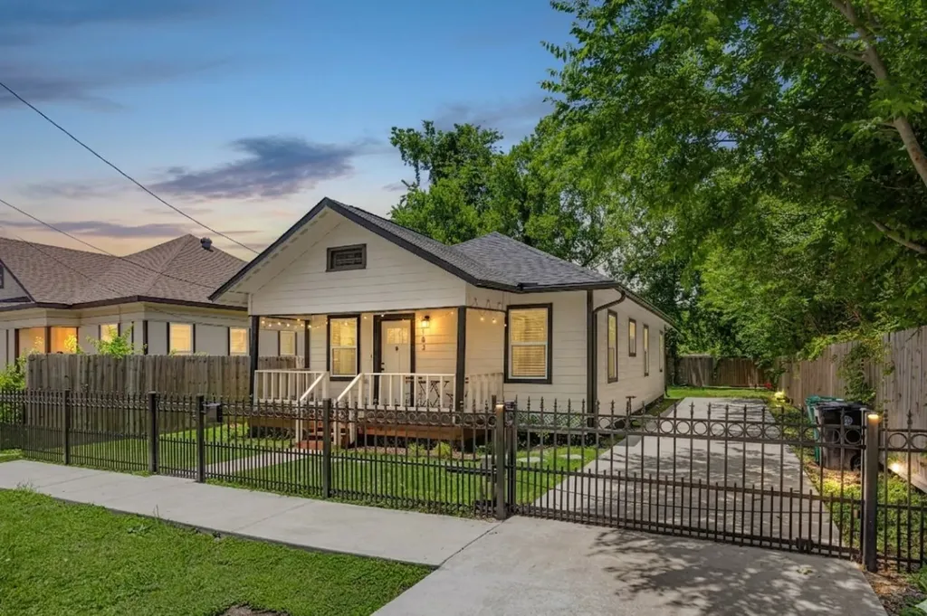 4103 New Orleans Street Houston TX 77020