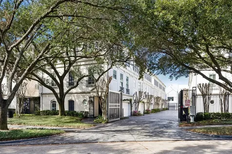 126 Oak Place Drive Houston TX 77006