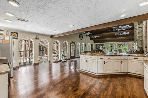 602 Rolling Hills Road Huntsville TX 77340