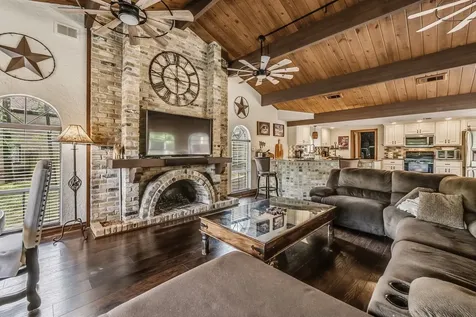 602 Rolling Hills Road Huntsville TX 77340