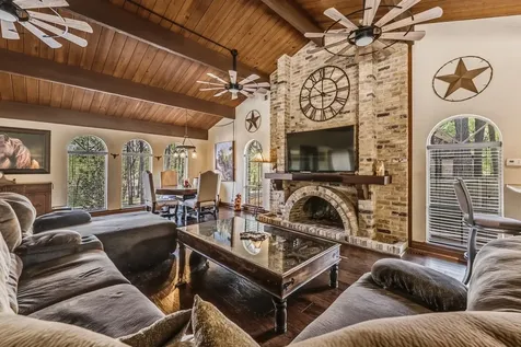 602 Rolling Hills Road Huntsville TX 77340