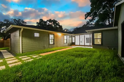 3702 Charleston Street Houston TX 77021