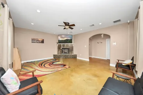 1202 Niagara Street Houston TX 77051