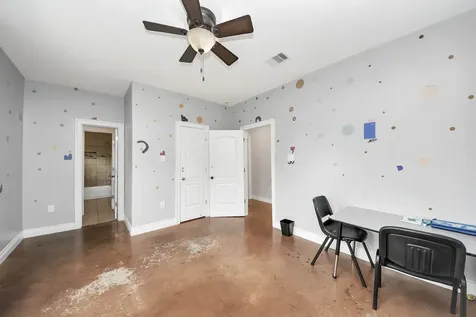 1202 Niagara Street Houston TX 77051