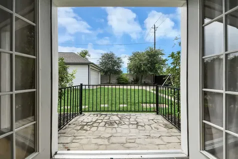 1202 Niagara Street Houston TX 77051
