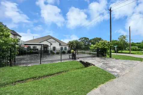 1202 Niagara Street Houston TX 77051