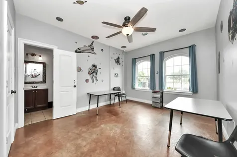 1202 Niagara Street Houston TX 77051