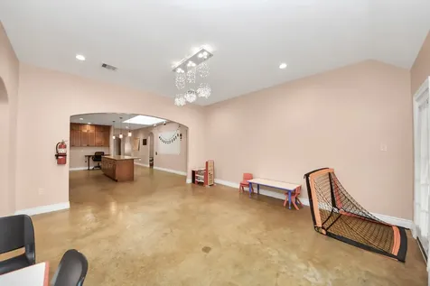 1202 Niagara Street Houston TX 77051