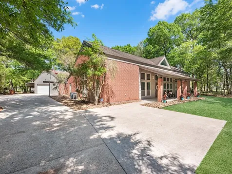 715 Commons Lakeview Drive Huffman TX 77336