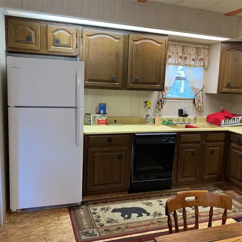 220 Acorn Livingston TX 77351