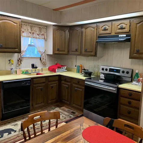 220 Acorn Livingston TX 77351