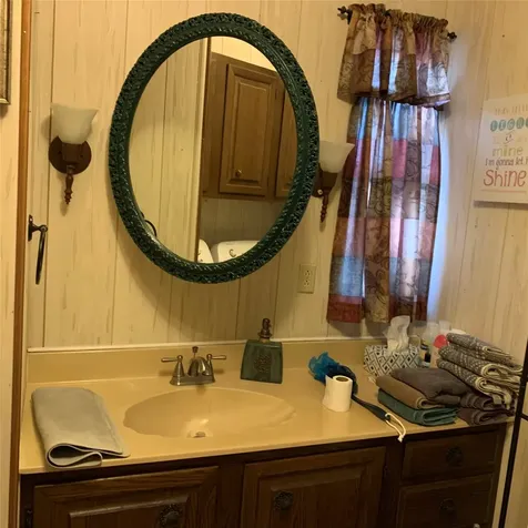 220 Acorn Livingston TX 77351