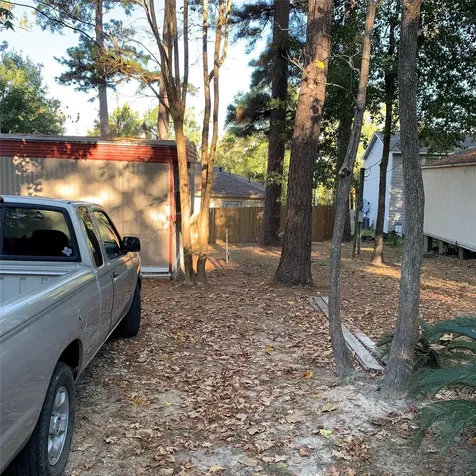 220 Acorn Livingston TX 77351
