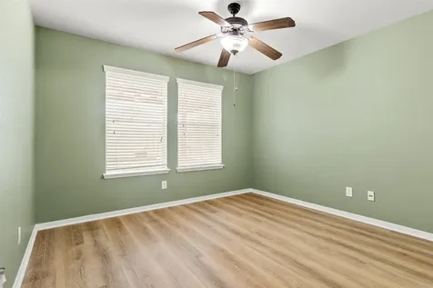 6113 Larrycrest Drive Pearland TX 77584