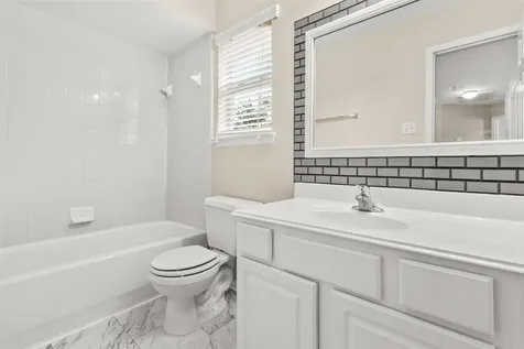 6113 Larrycrest Drive Pearland TX 77584
