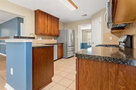 6113 Larrycrest Drive Pearland TX 77584