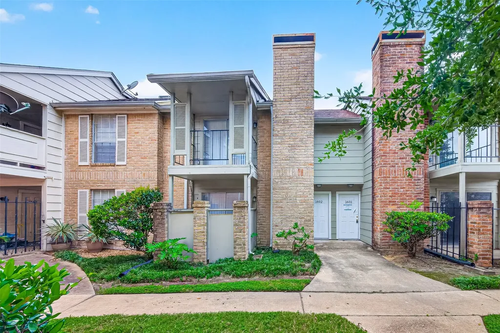 2800 Jeanetta Street 1602 Houston TX 77063