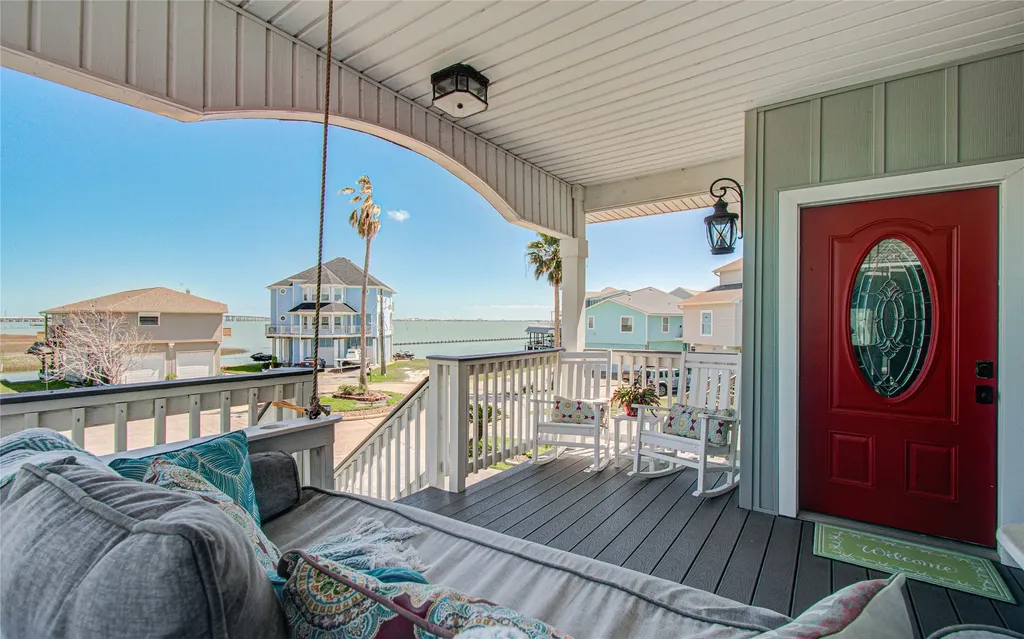 215 Lokai Street Tiki Island TX 77554