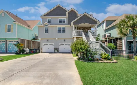 215 Lokai Street Tiki Island TX 77554