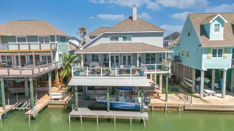215 Lokai Street Tiki Island TX 77554