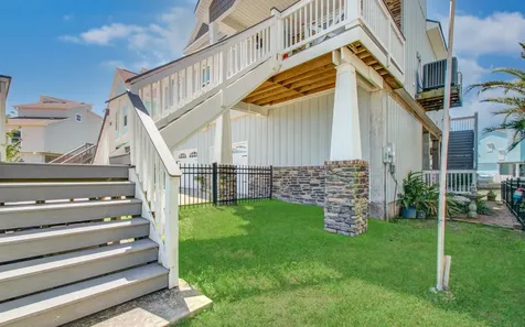 215 Lokai Street Tiki Island TX 77554