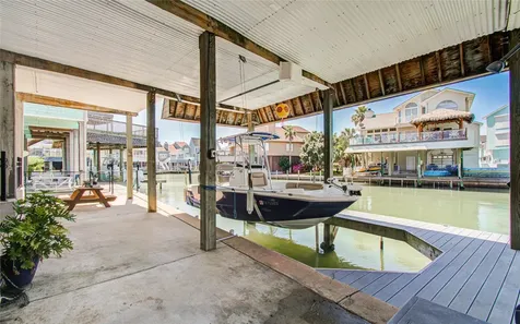 215 Lokai Street Tiki Island TX 77554